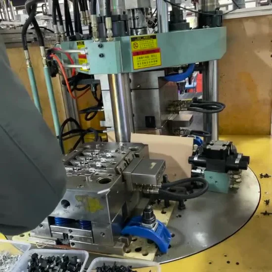 Fabrication en usine d'accessoires en plastique de moulage par injection pour l'électronique
